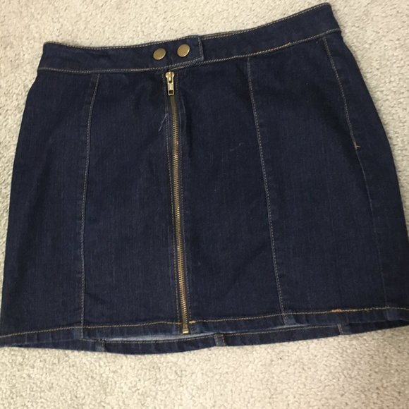 Blue Spice Dresses & Skirts - Blue Jean Skirt- Size 7